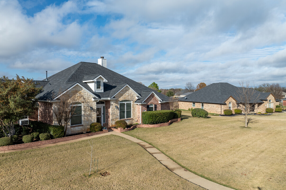 Joshua Meadows in Joshua, TX - Building Photo