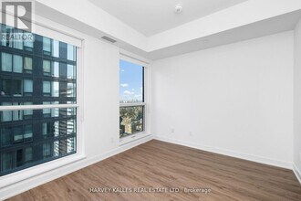 327-4327 King St W in Toronto, ON - Building Photo - Building Photo