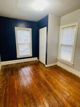 124 Michigan St, Unit 3 in Petoskey, MI - Foto de edificio - Building Photo