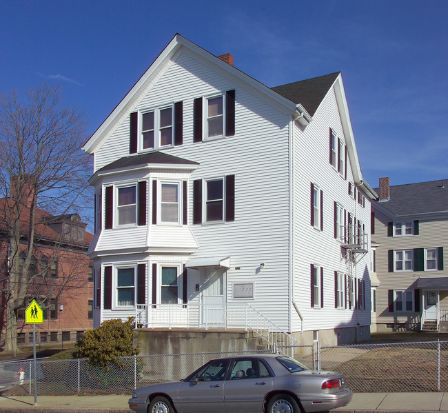 328 Sprague St in Fall River, MA - Building Photo - Building Photo