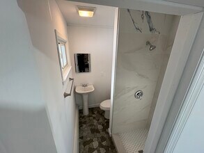 5494 Express Dr S, Unit 1 in Holtsville, NY - Building Photo - Building Photo