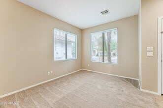 3075 W Yellow Peak Dr in Queen Creek, AZ - Building Photo - Building Photo