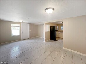 1615 Evans Ave in Ft. Myers, FL - Building Photo - Building Photo