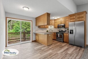 7710 Greenwood Dr in Mounds View, MN - Building Photo