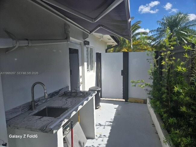 140xx SW 42nd St in Miami, FL - Building Photo - Building Photo