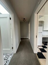 18348 SE River Rd in Portland, OR - Building Photo - Building Photo