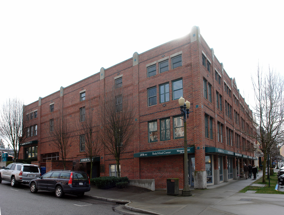 Judson Plaza Apartment in Bellingham, WA - Building Photo