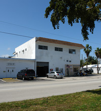 Hollywood Park Complex Apartments in Hollywood, FL - Building Photo - Building Photo