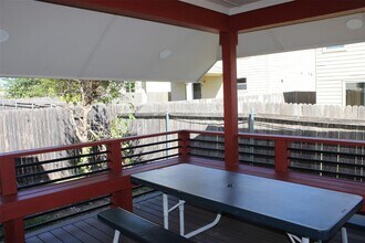 11052 Kirkoswald Rd in Austin, TX - Building Photo - Building Photo