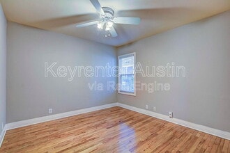 1706 E 22nd St in Austin, TX - Foto de edificio - Building Photo