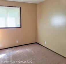 817 James Pkwy in Plattsmouth, NE - Building Photo - Building Photo