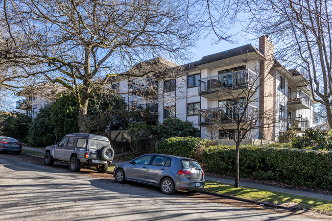 Trinity Manor in Vancouver, BC - Building Photo - Primary Photo