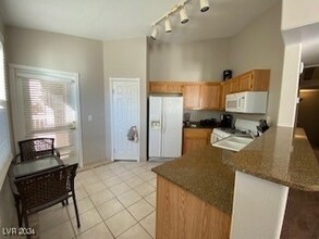 10550 W Alexander Rd, Unit 2064 in Las Vegas, NV - Building Photo - Building Photo