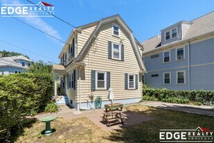 27 Union St in Watertown, MA - Building Photo