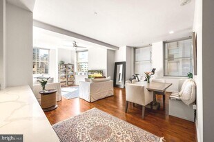 1600 Arch St in Philadelphia, PA - Building Photo