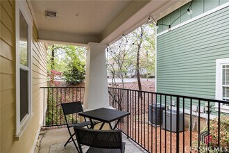 490 Barnett Shoals Rd in Athens, GA - Foto de edificio - Building Photo