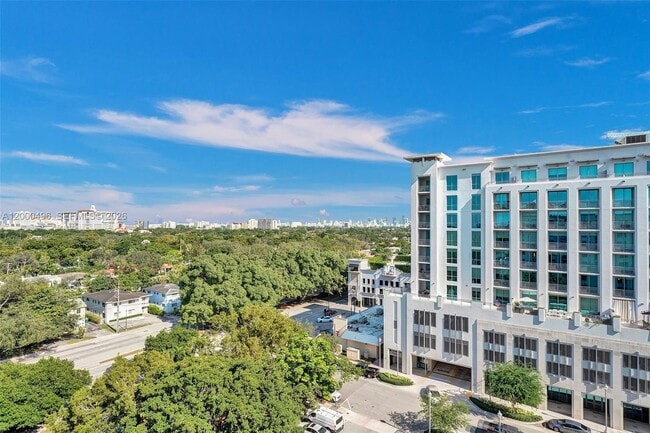 301 Altara Ave in Coral Gables, FL - Building Photo - Building Photo