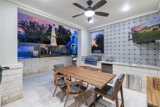 105 Bisset Ct in Austin, TX - Foto de edificio - Building Photo