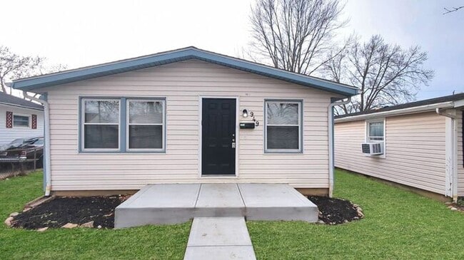 property at 949 S Harris Ave