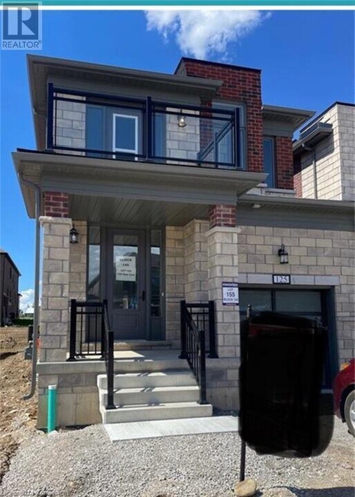 125 Cole Ter in Woodstock, ON - Building Photo