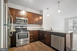 1 Bridge St, Unit 1B-1-1222 in Phoenixville, PA - Building Photo - Building Photo
