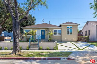 5400 W 82nd St in Los Angeles, CA - Building Photo