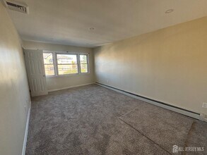 220 Coolidge St-Unit -2 in Linden, NJ - Building Photo - Building Photo
