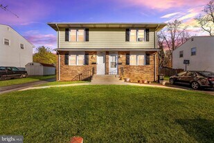 144 New Cedar Ln, Unit 2 in Hamilton Township, NJ - Building Photo