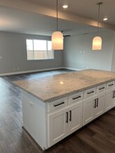 3064 Vaughn Wy-Unit -1 in Roseville, CA - Building Photo - Building Photo