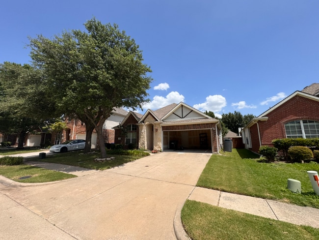 property at 2105 Lanshire Dr