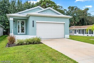 10004 Connecticut St in Bonita Springs, FL - Building Photo