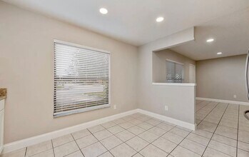 5485 Decatur St in Orlando, FL - Foto de edificio - Building Photo