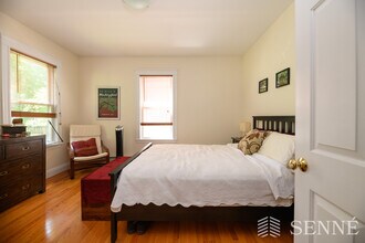 39 Magnolia Ave, Unit 1 in Cambridge, MA - Building Photo - Building Photo
