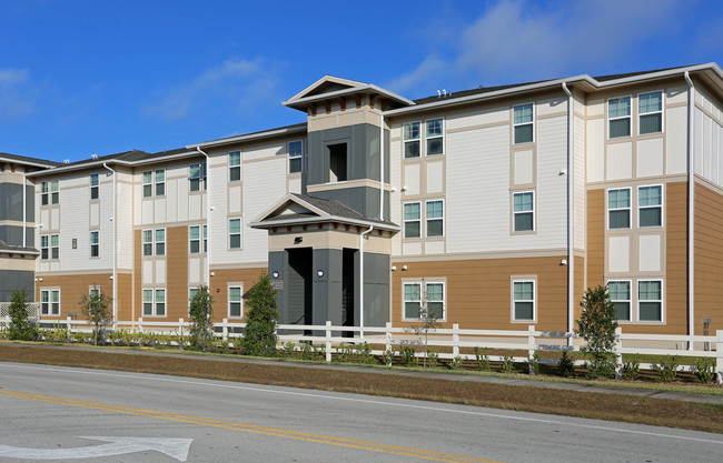 Valencia Grove Apartments in Eustis, FL - Building Photo - Building Photo