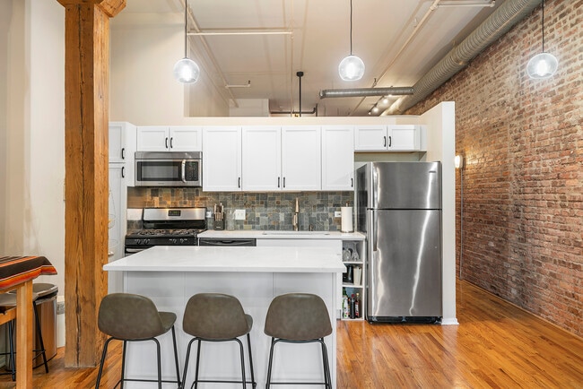1525 S Michigan Ave, Unit 303 in Chicago, IL - Building Photo - Building Photo
