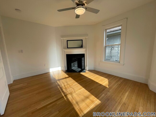 79 Brook St in Brookline, MA - Foto de edificio - Building Photo