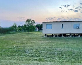 40 County Rd 3557 in Cleveland, TX - Building Photo - Building Photo