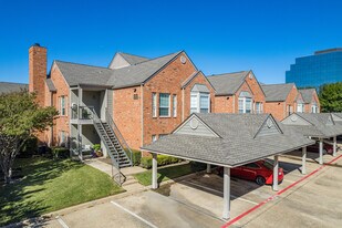 Williamsburg Condominiums in Dallas, TX - Building Photo