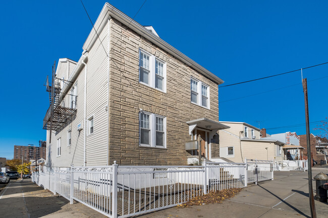 1951 Edison Ave in Bronx, NY - Building Photo - Building Photo