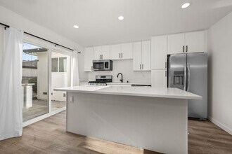 6414 Cleo St in San Diego, CA - Building Photo - Building Photo