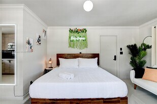 1007 SE 2nd Ct in Fort Lauderdale, FL - Building Photo