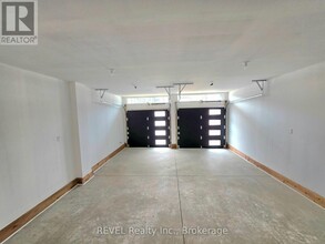 6370 Sunshine Cmn in Niagara Falls, ON - Building Photo - Building Photo