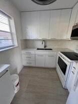 244 Sheffield J in West Palm Beach, FL - Building Photo