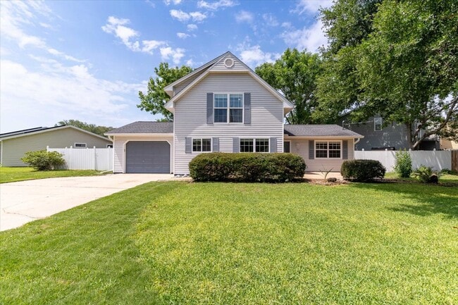 817 N Lakeside Dr