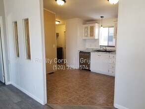 6237 E Thunder River Dr in Tucson, AZ - Building Photo - Building Photo