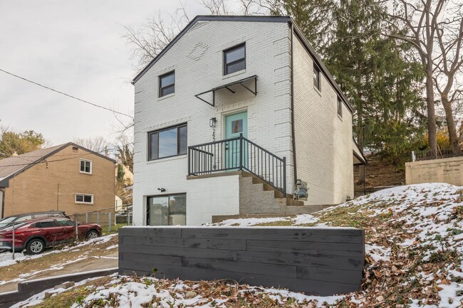 2459 Woodward Ave in Pittsburgh, PA - Building Photo - Building Photo