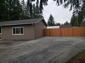 4832 Cemetery Rd, Unit House in Arlington, WA - Foto de edificio - Building Photo