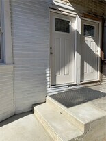 610 S Main St, Unit 124904 in Santa Ana, CA - Building Photo