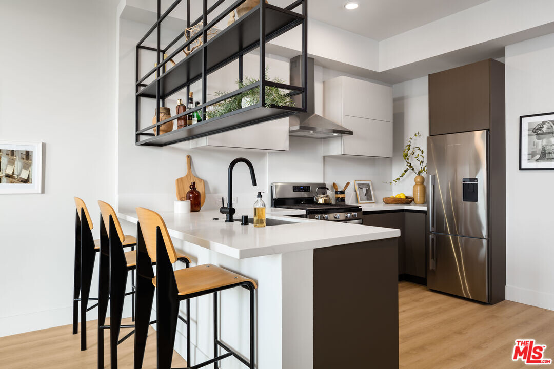 3833 Dunn Dr in Culver City, CA - Building Photo