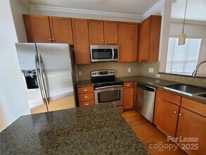 245 N Dotger Ave, Unit G1 in Charlotte, NC - Building Photo - Building Photo